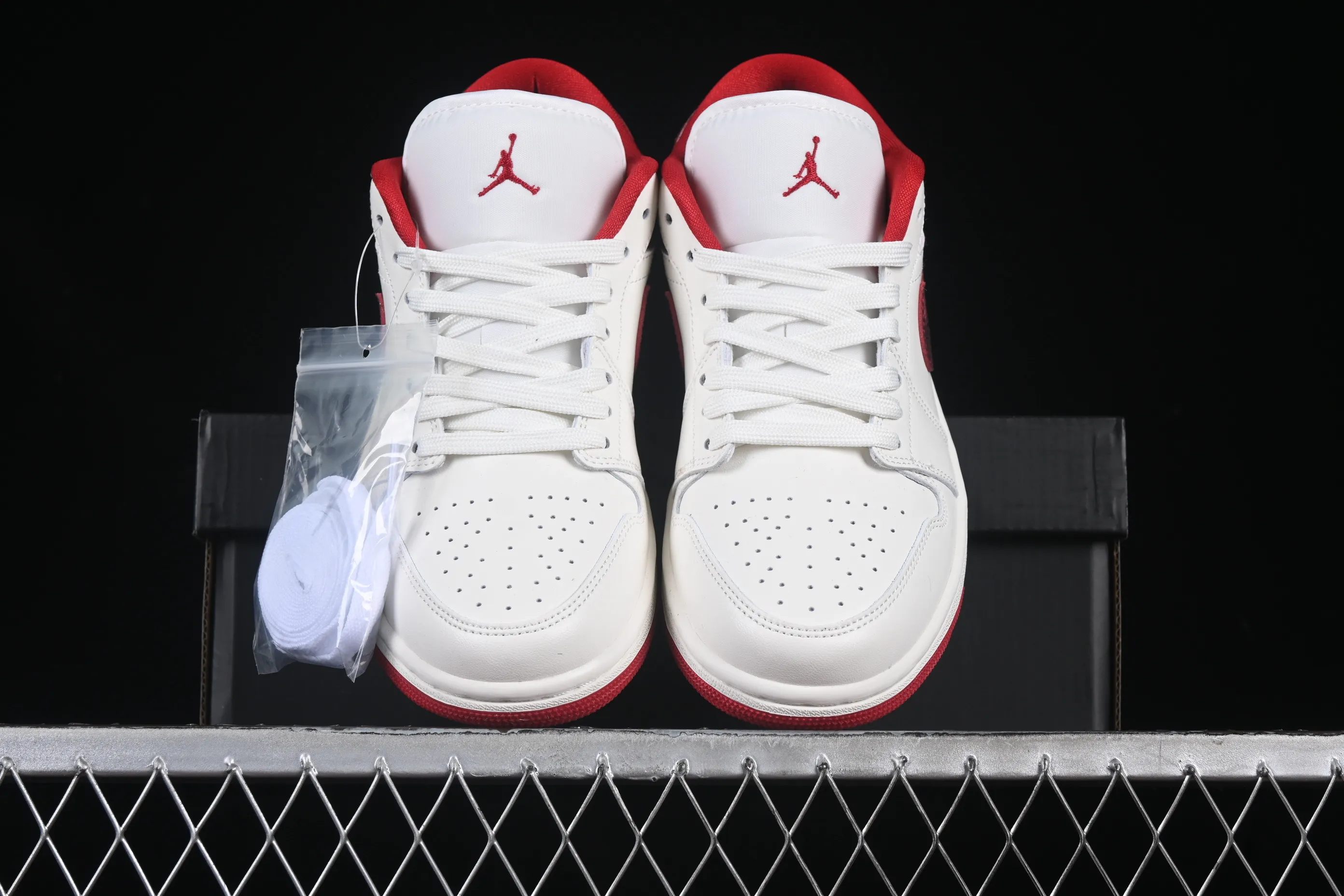 All categories Air Jordan Jordan series basketball shoes Air Jordan 1 Low Air Jordan 1 Low AJ1 Joe 1 white and red low-top cultural and casual sneakers HJ9338-106